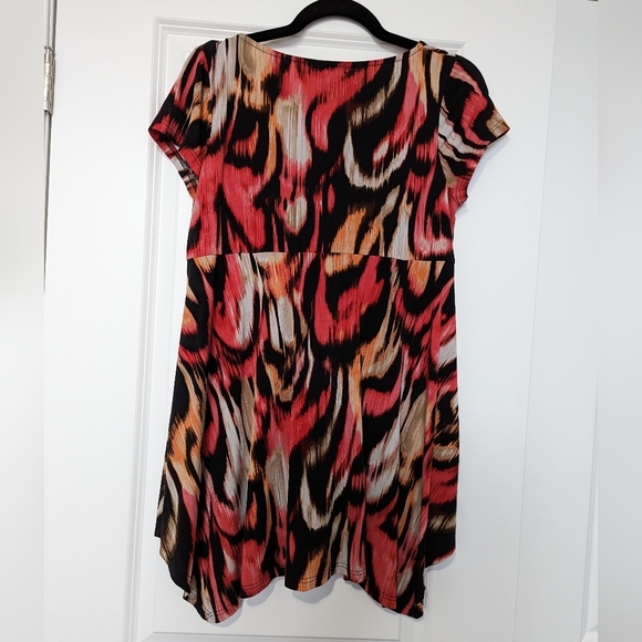 Fabulous Colourful Women's Tunic Top - Picture 2 of 2